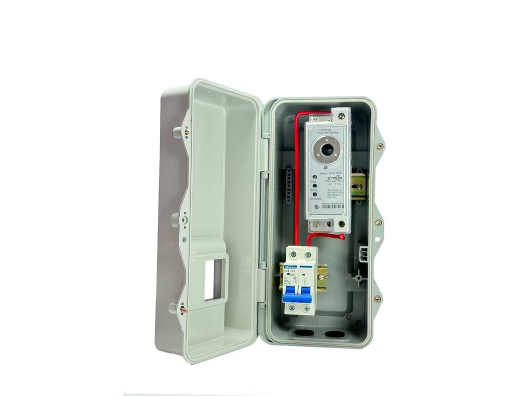 IP54 DIN-rail eenfasige prepaidmeter die PLC, LoRa, RF en tweedraads protocollen ondersteunt. Klasse 1 Nauwkeurigheidsklasse. Geoptimaliseerd voor en Elektrische meter kalibratie.